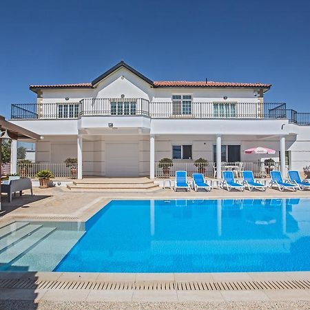 Papas Family Villa Paralimni Exterior foto