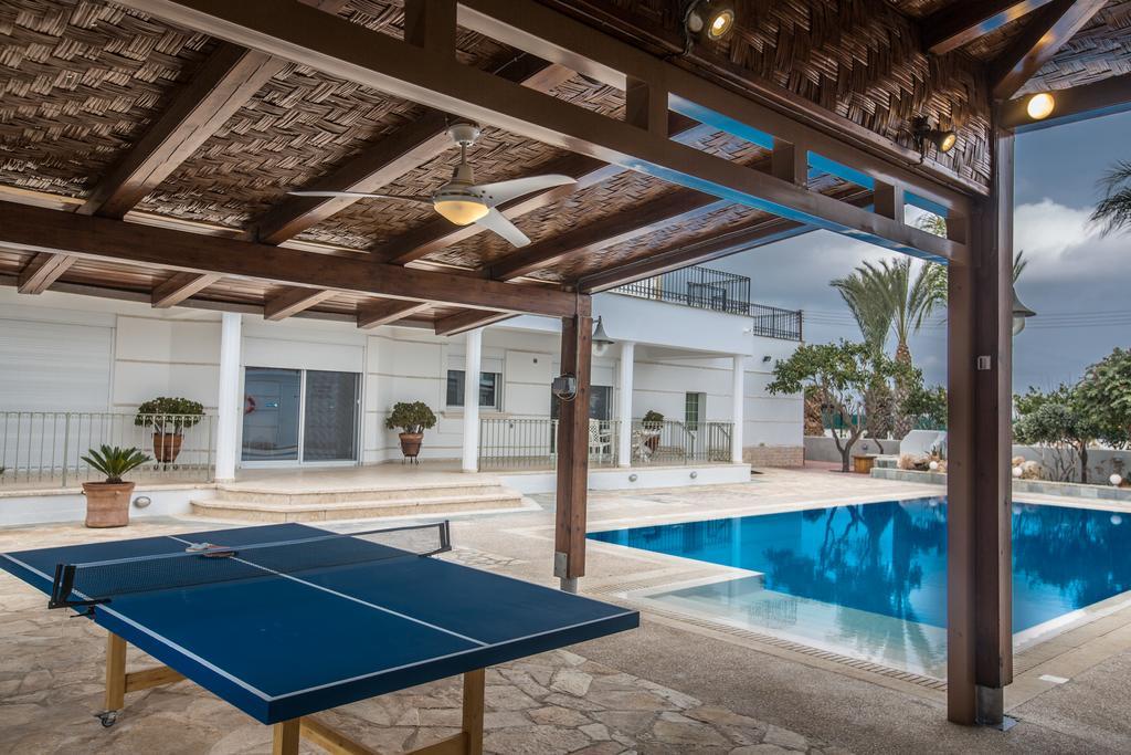 Papas Family Villa Paralimni Exterior foto