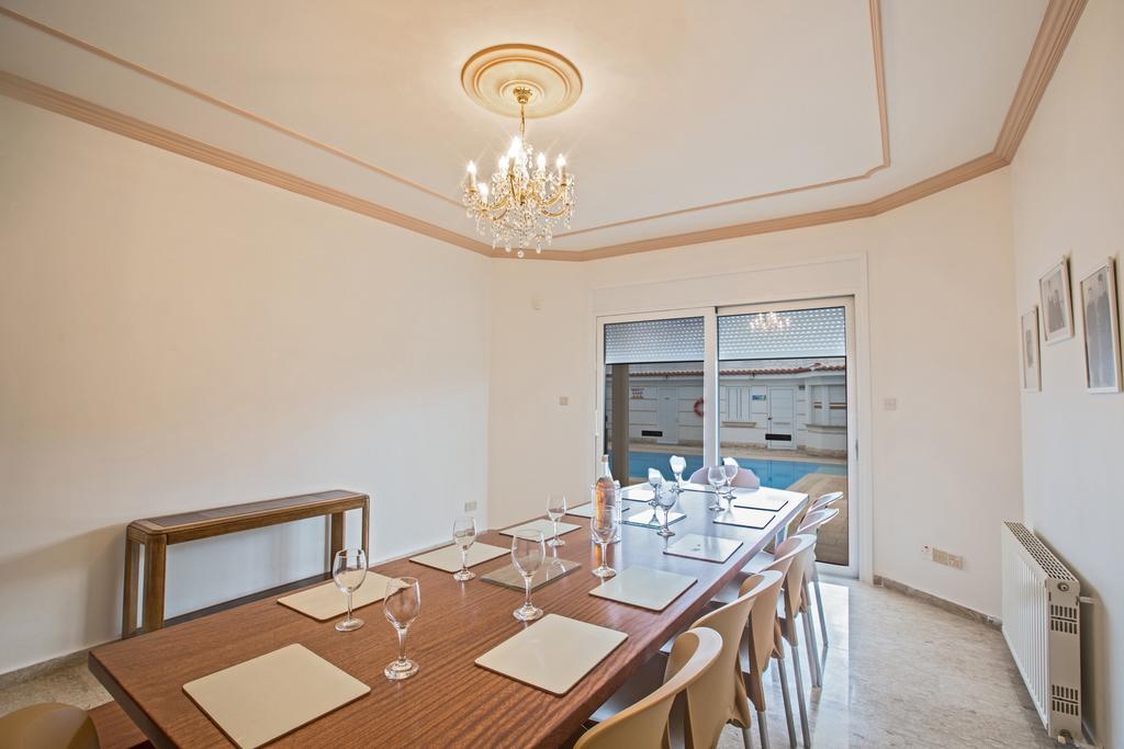 Papas Family Villa Paralimni Exterior foto